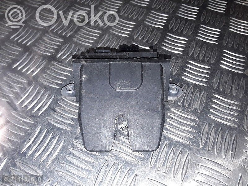 Ford Kuga I Blocco/chiusura/serratura del portellone posteriore/bagagliaio 