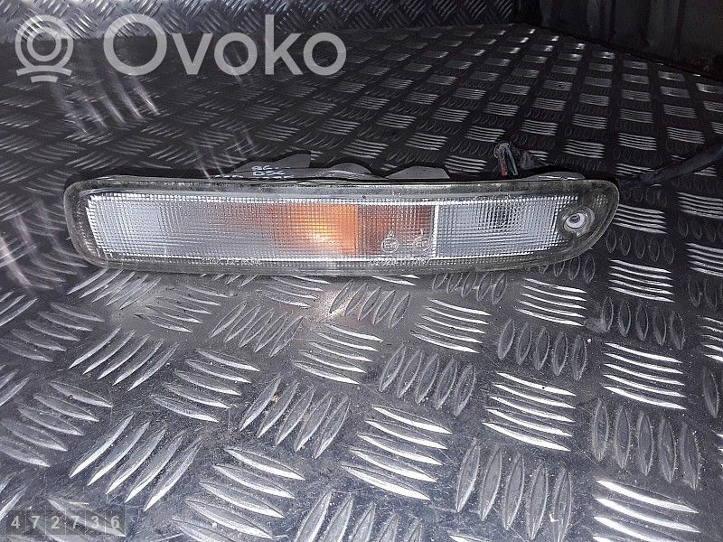Mazda 323 F Piloto intermitente delantero 