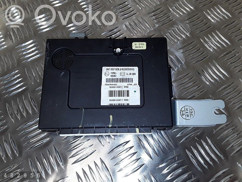 Unidad de control/módulo del motor   95400A6811