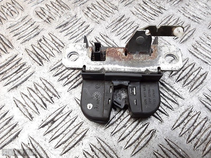 Volkswagen Polo Zamek klapy tylnej / bagażnika