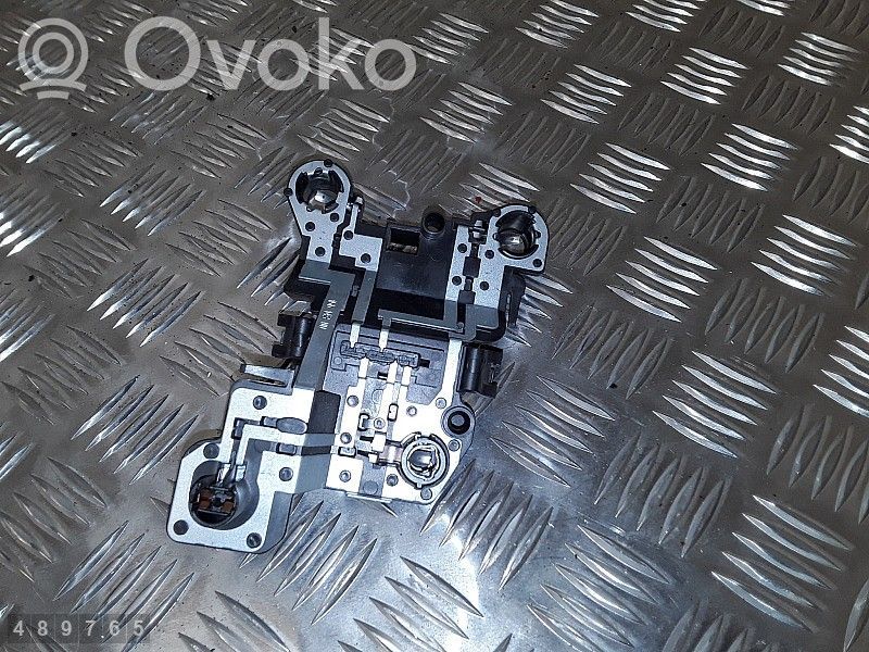 Fiat 500L Aizmugures spuldzes vāka turētājs 