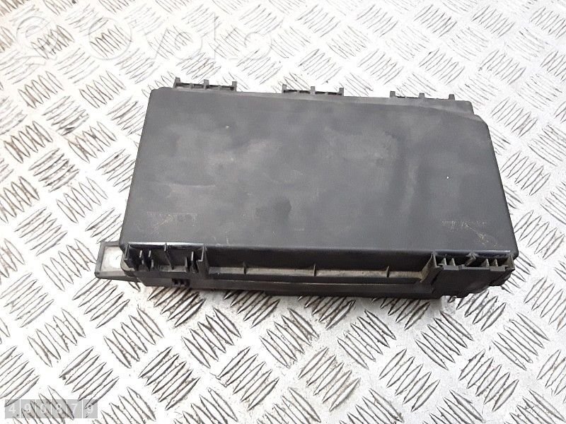 Opel Astra H Fuse module 