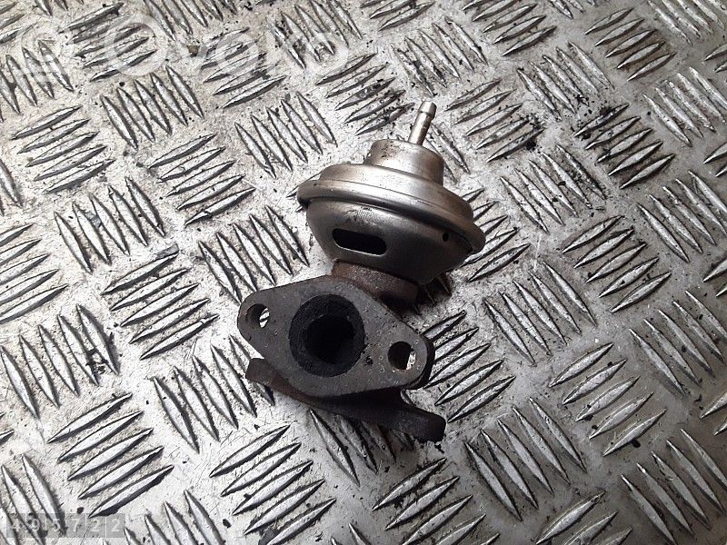 Audi A4 S4 B5 8D Valvola di raffreddamento EGR 