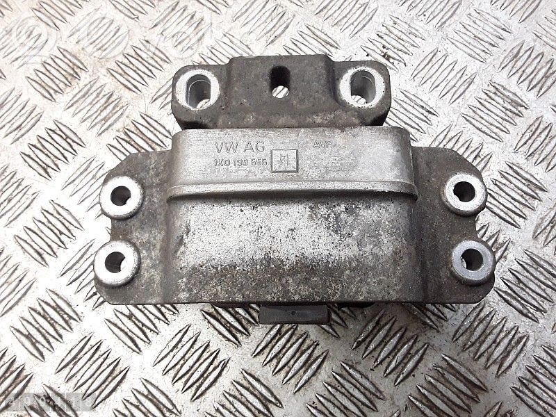 Volkswagen Golf V Suport tampon motor 