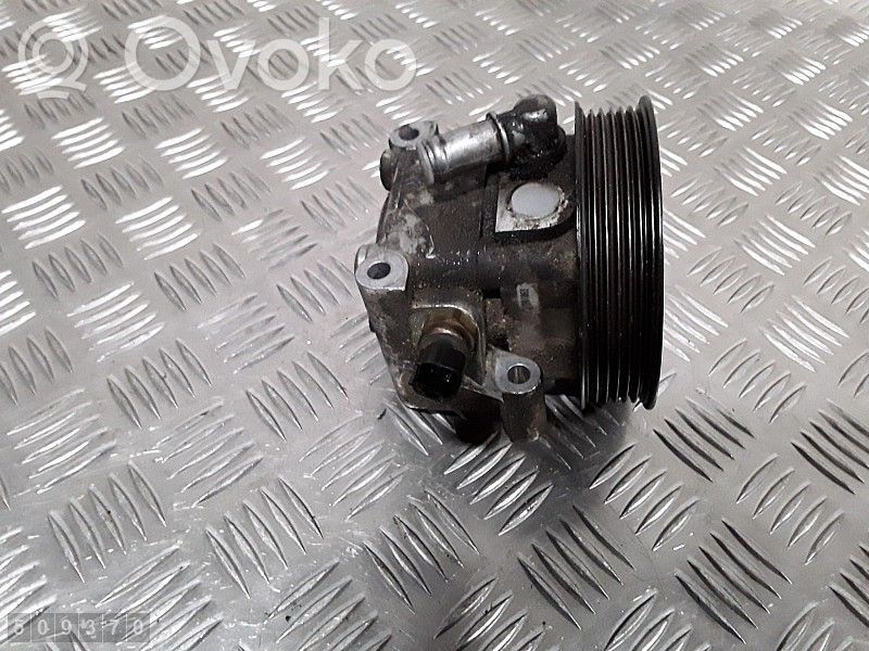 Ford Focus Ohjaustehostimen pumppu 