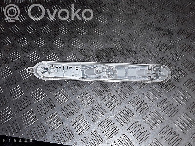 Ford Focus Takavalon polttimon suojan pidike 