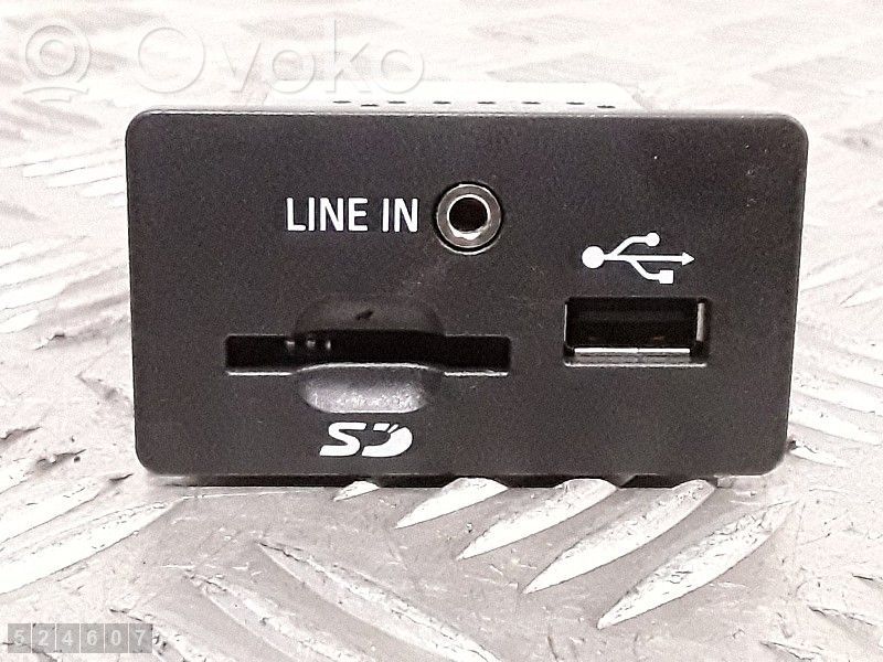 USB socket connector   FR3T14F014F014AB