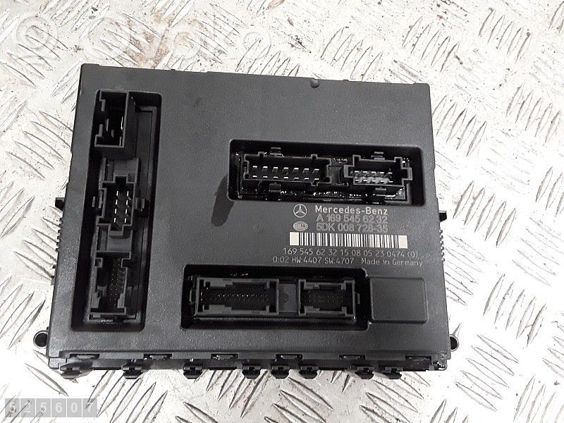 Mercedes-Benz A W169 Module de fusibles 