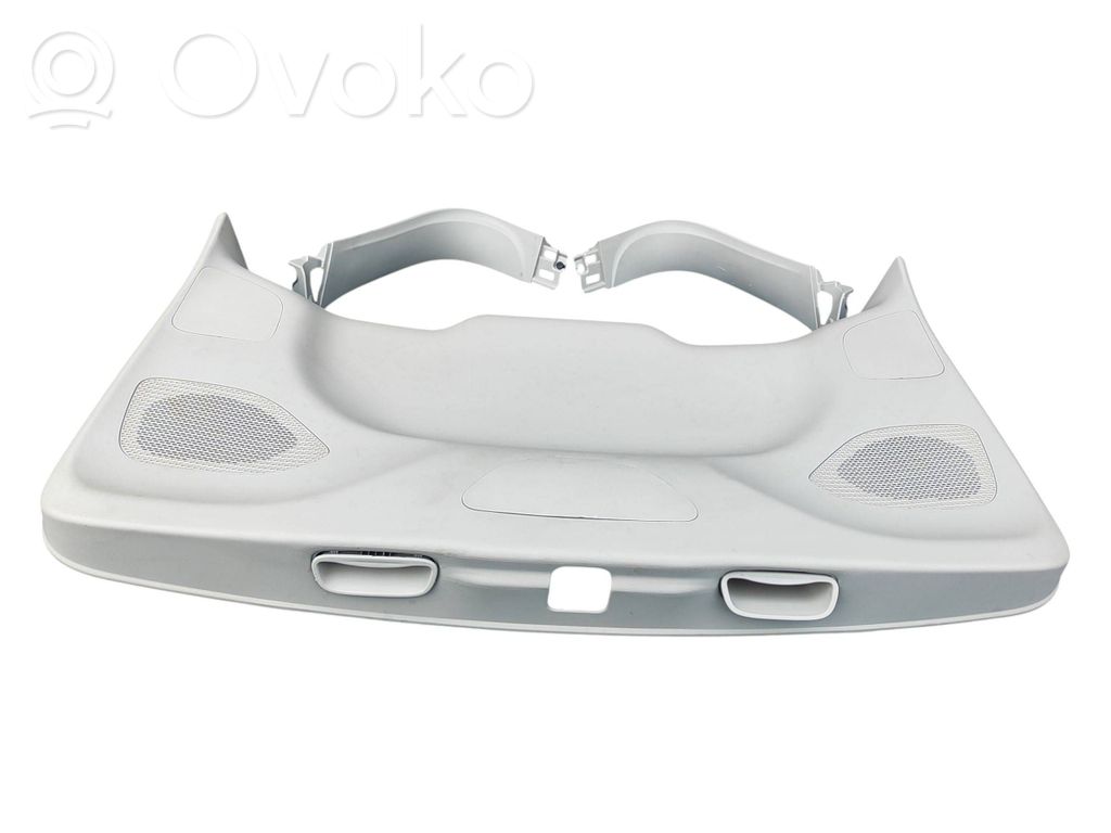 Chrysler Pacifica Tailgate trim 