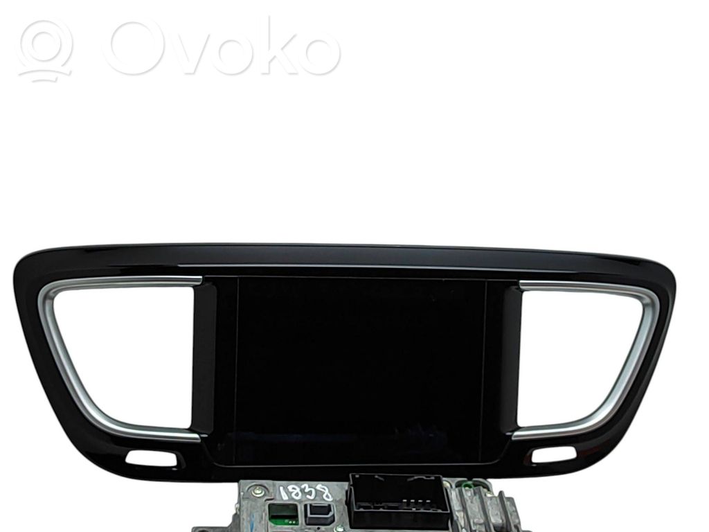 Chrysler Pacifica Radio/CD/DVD/GPS head unit 