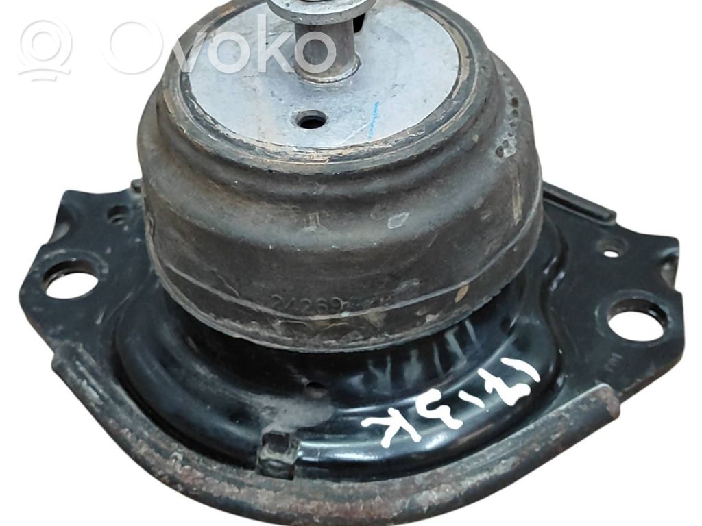 Dodge Durango Engine mount bracket 