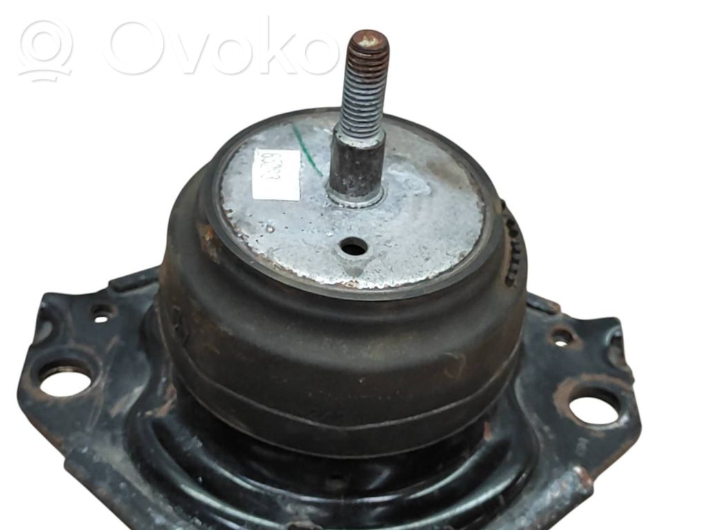 Dodge Durango Engine mount bracket 