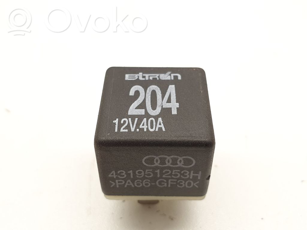 Audi A4 S4 B5 8D Kita rėlė 