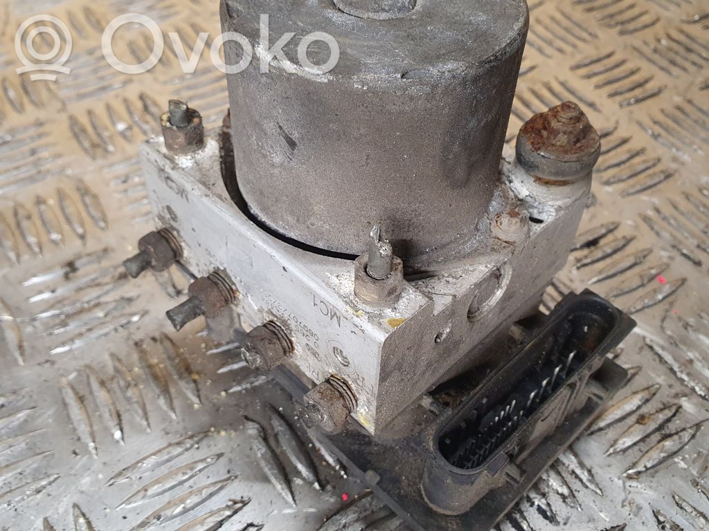 Toyota Avensis T250 Bomba de ABS 