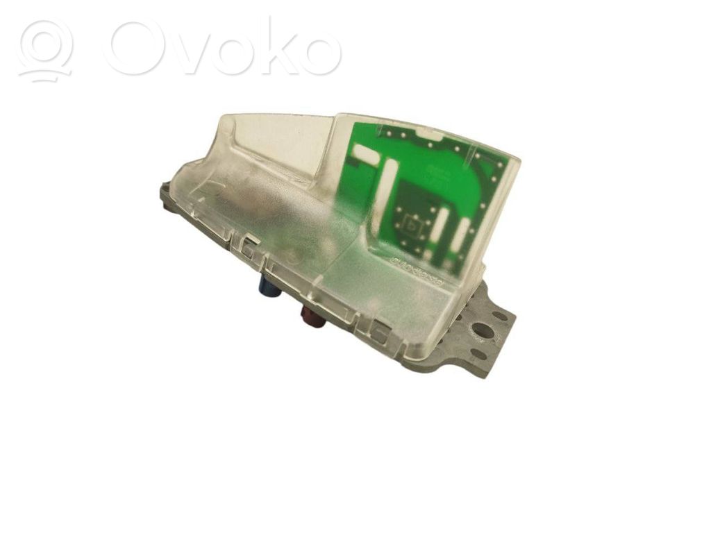 BMW 3 E92 E93 Antenas pastiprinātājs 