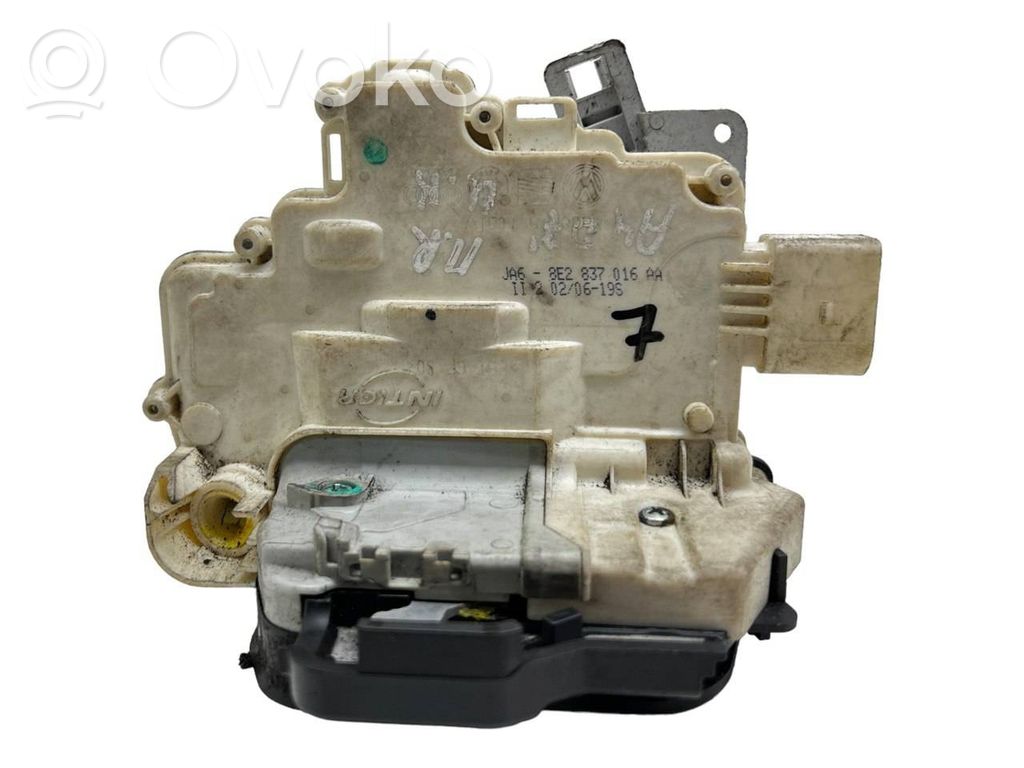 Audi A4 S4 B7 8E 8H Etuoven lukko 