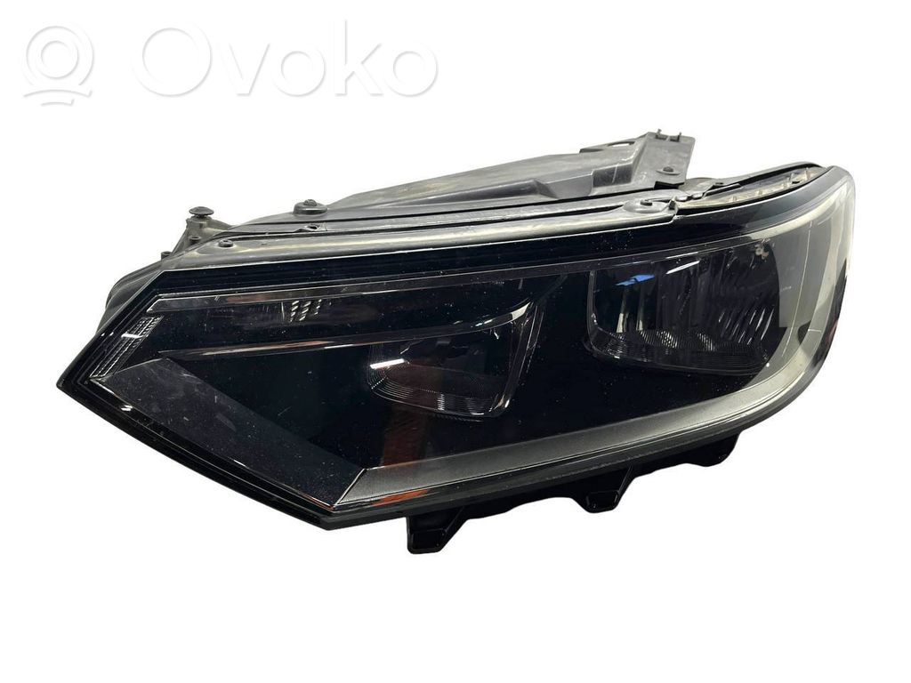Volkswagen PASSAT B8 Lampa przednia 