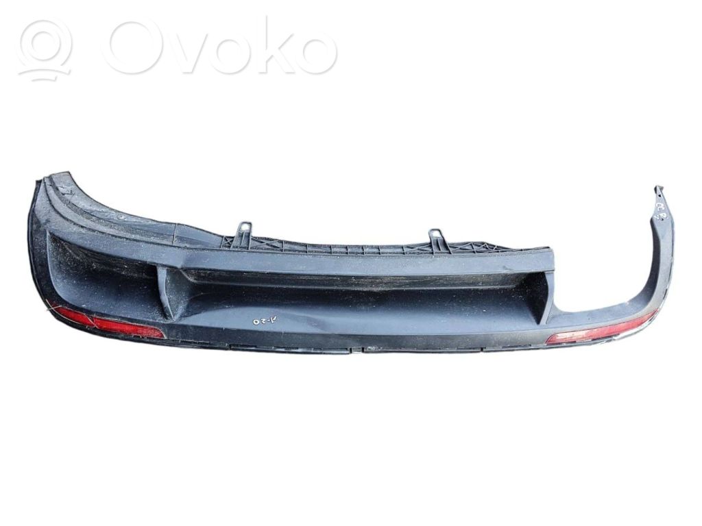 Volkswagen PASSAT CC Moldura inferior del parachoques trasero 