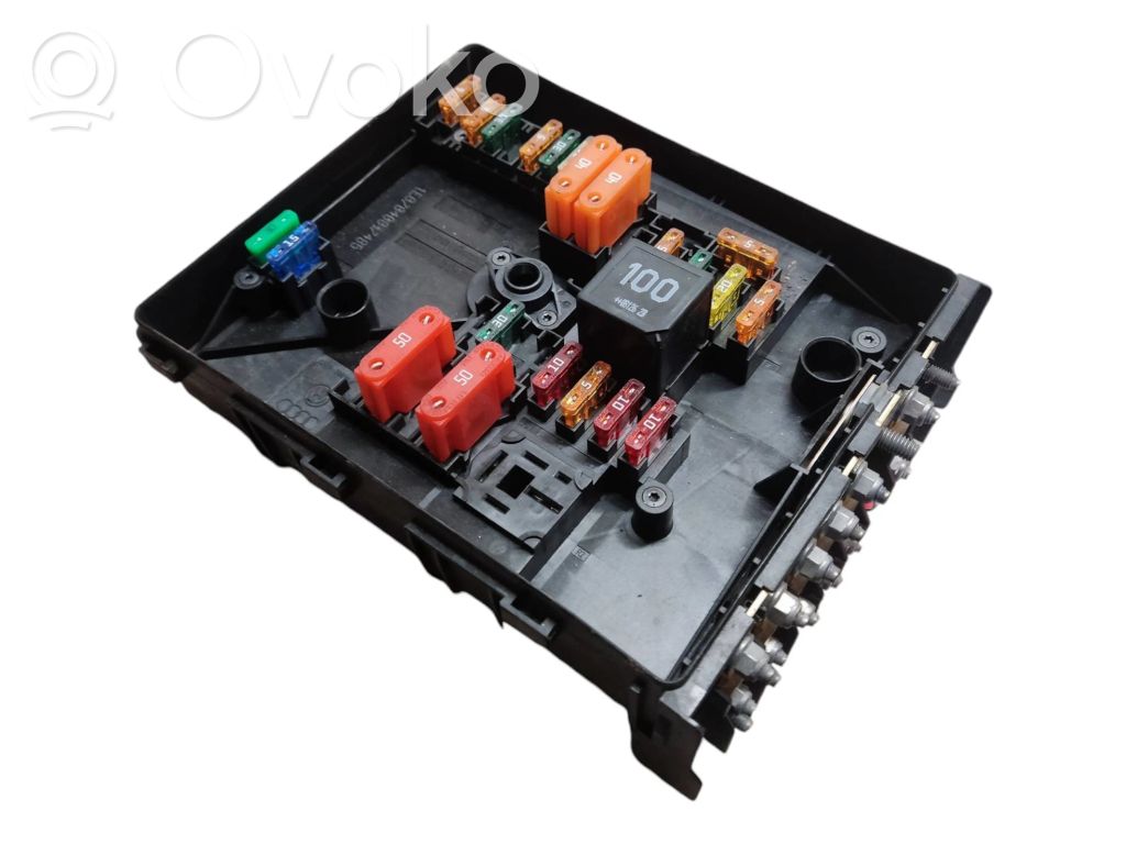Volkswagen Tiguan Fuse module 