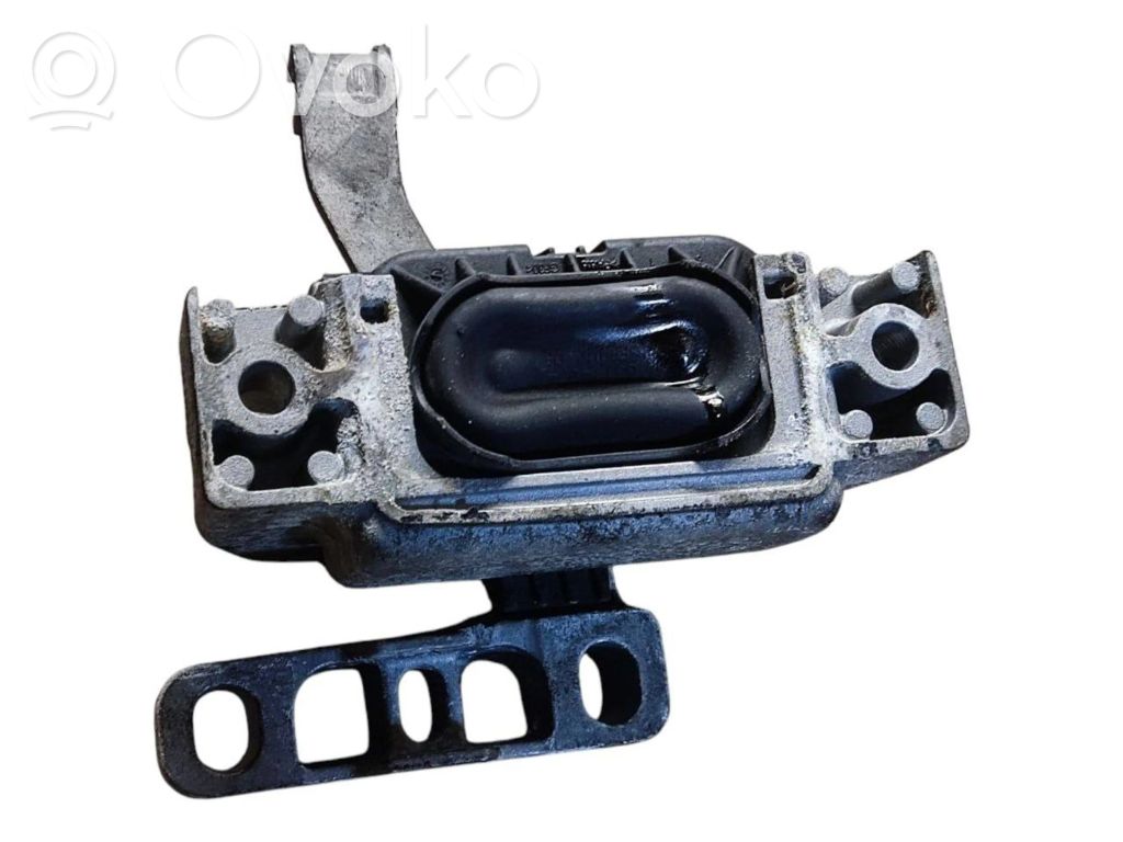 Skoda Octavia Mk3 (5E) Engine mount bracket 