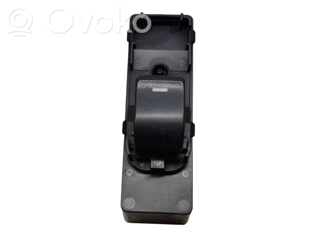 Electric window control switch   GKL166370A,5AB131EA02