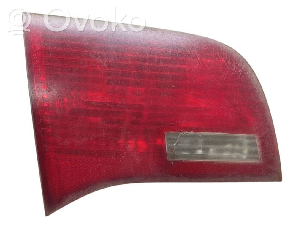 Audi A6 S6 C6 4F Aizmugurējais lukturis pārsegā 