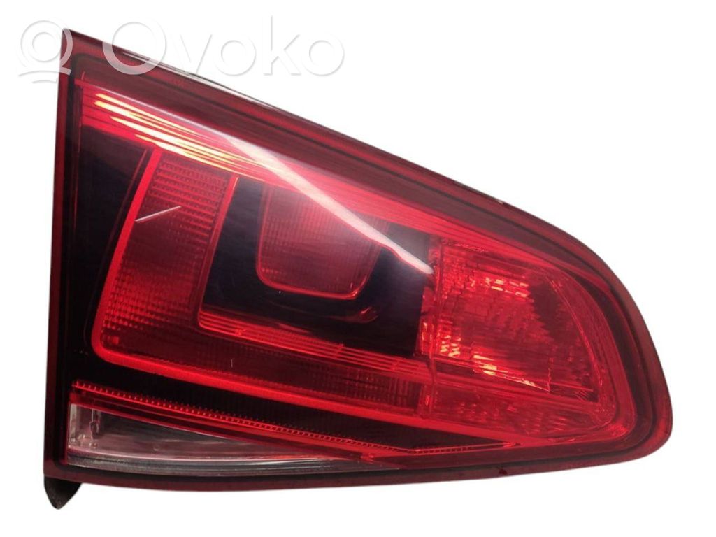 Volkswagen Golf VII Lampy tylnej klapy bagażnika 