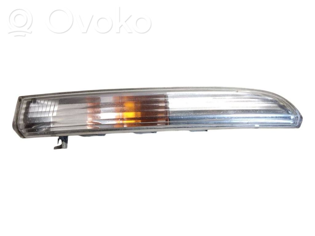Volkswagen PASSAT CC Front indicator light 