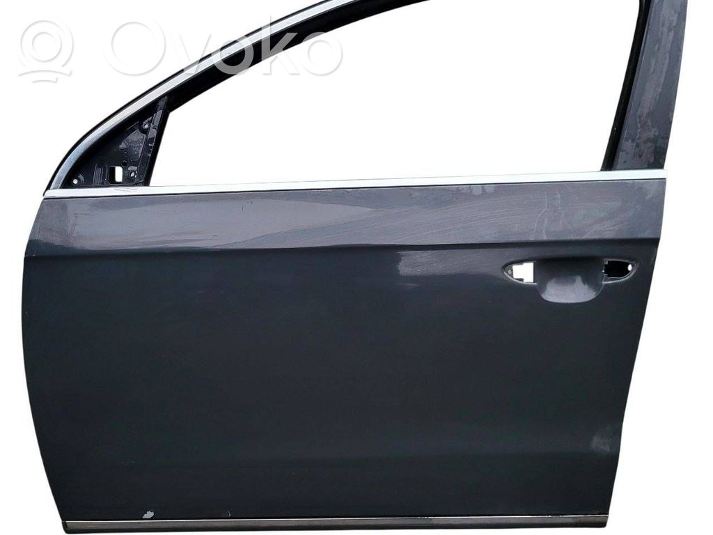 Puerta delantera   3AA831055