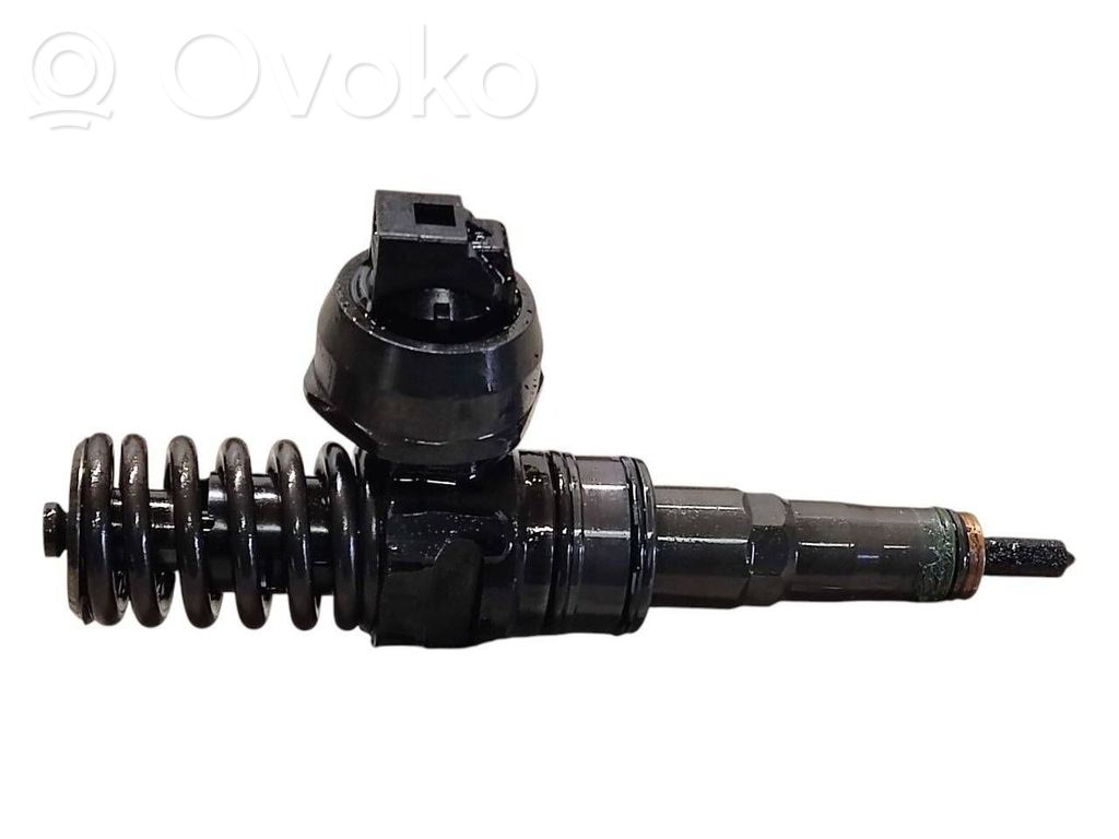 Inyector de combustible   038130073BN,0414720313