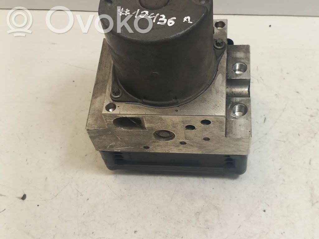 Mercedes-Benz E W211 ABS Pump 