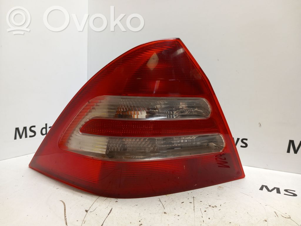 Mercedes-Benz C W203 Lampa tylna 
