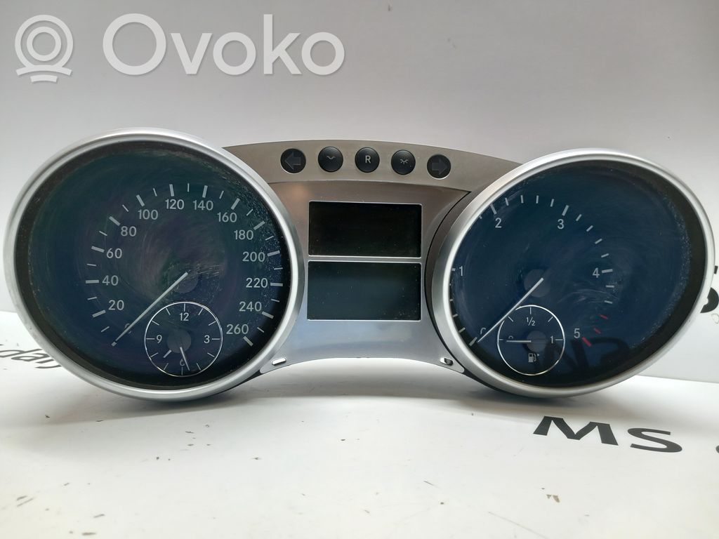 Mercedes-Benz R W251 Licznik / Prędkościomierz 