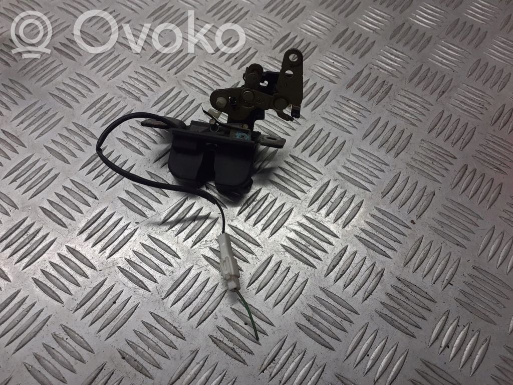 Tailgate lock latch