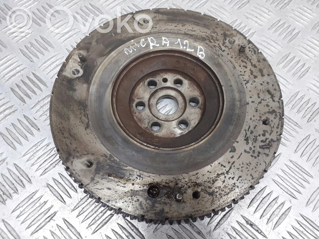 Nissan Micra Plaukiojantis dviejų masių smagratis 