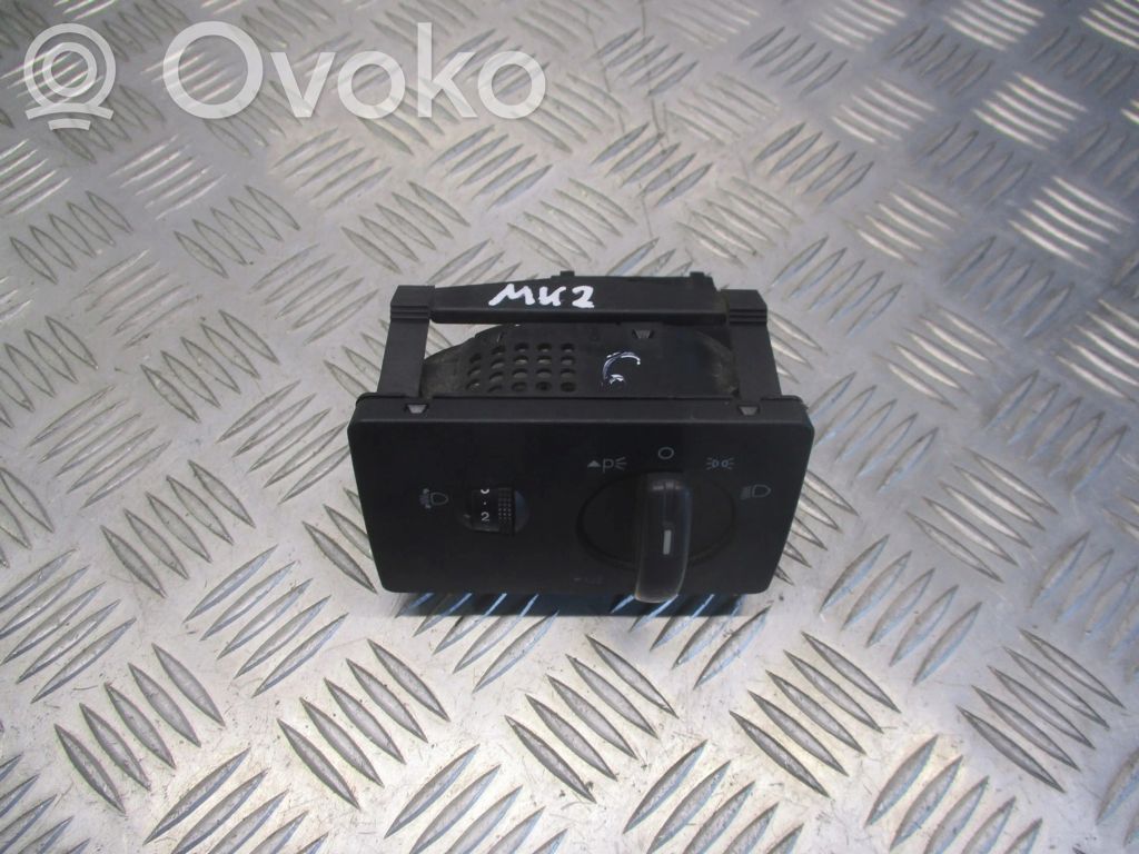Ford Focus Light switch 