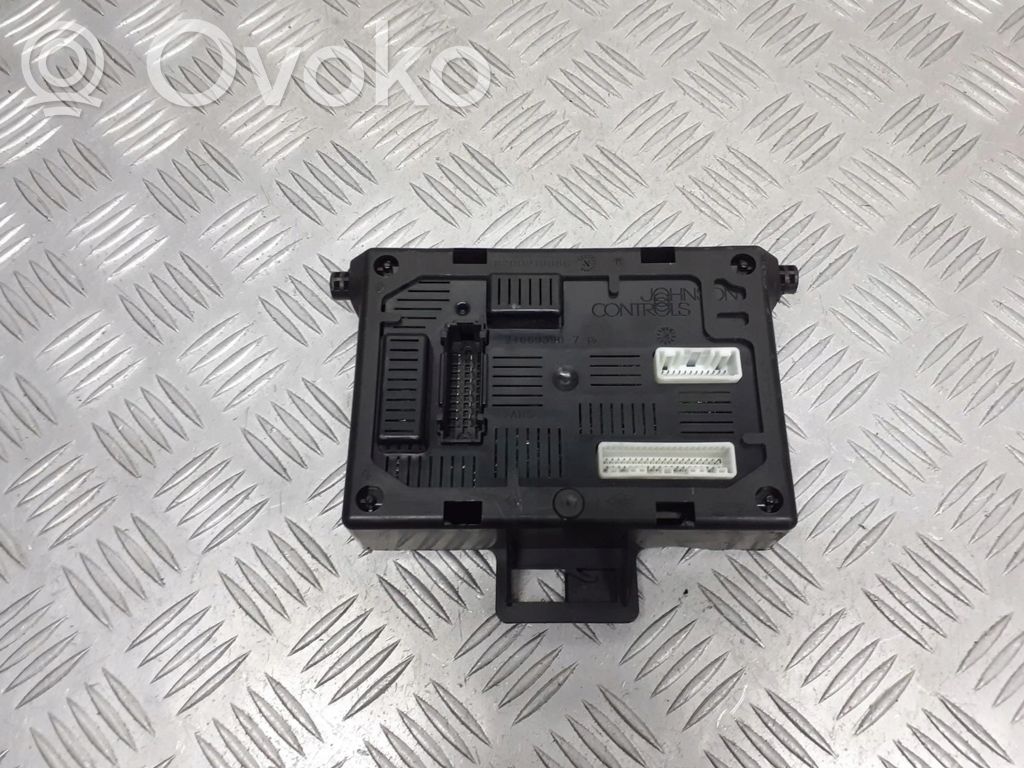 Renault Modus Saugiklių dėžė (komplektas) 