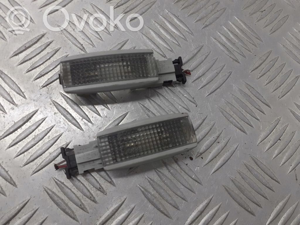 Volkswagen Polo IV 9N3 Illuminazione sedili posteriori