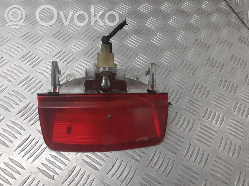 Nissan Micra Troisième feu stop