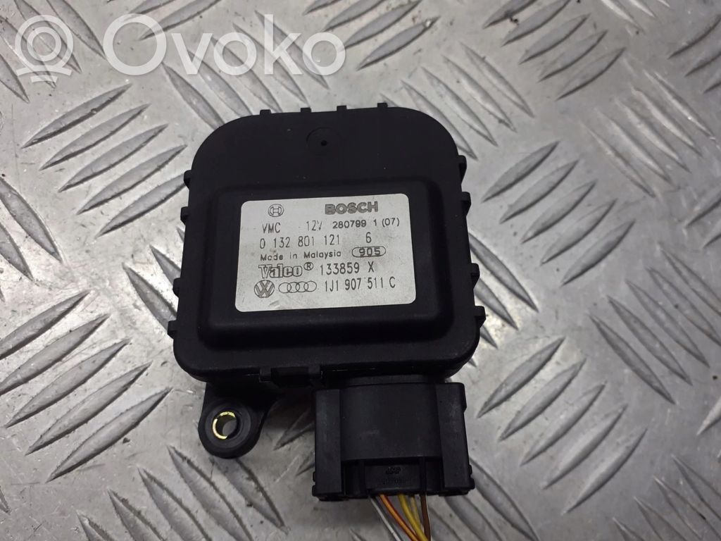 Volkswagen Golf IV Motor/actuator clapetă aer 