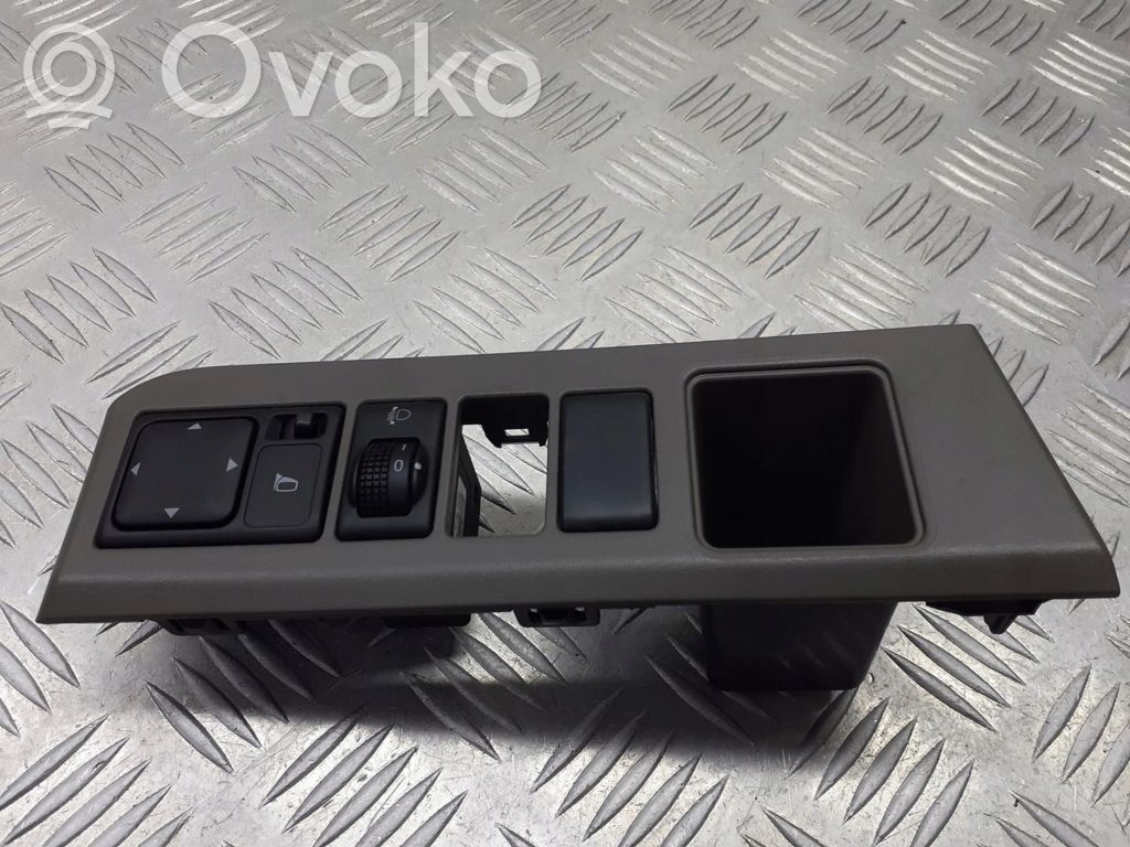 Nissan Note (E11) Otros interruptores/perillas/selectores 
