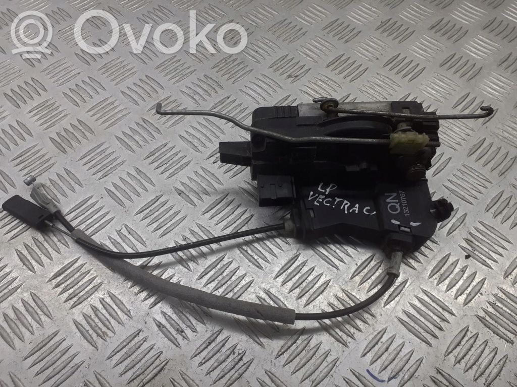 Opel Astra H Zamek drzwi przednich