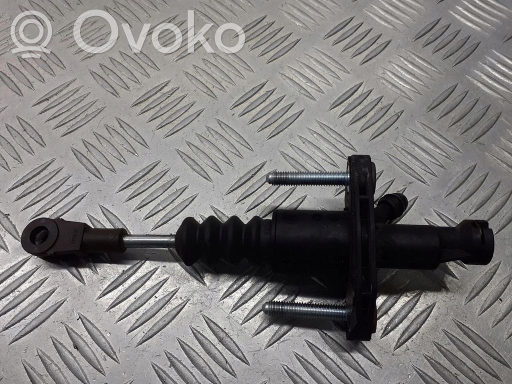Opel Astra H Cilindru secundar ambreiaj 