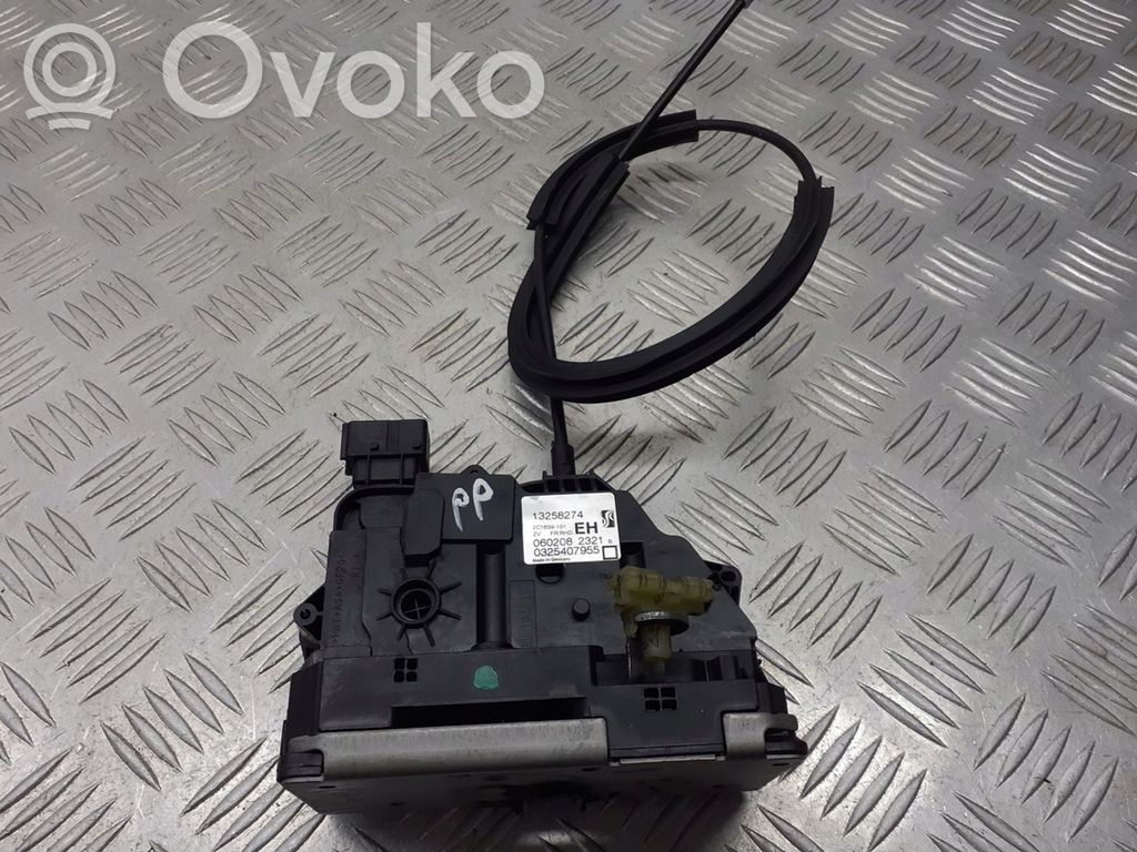 Opel Corsa D Zamek drzwi przednich 