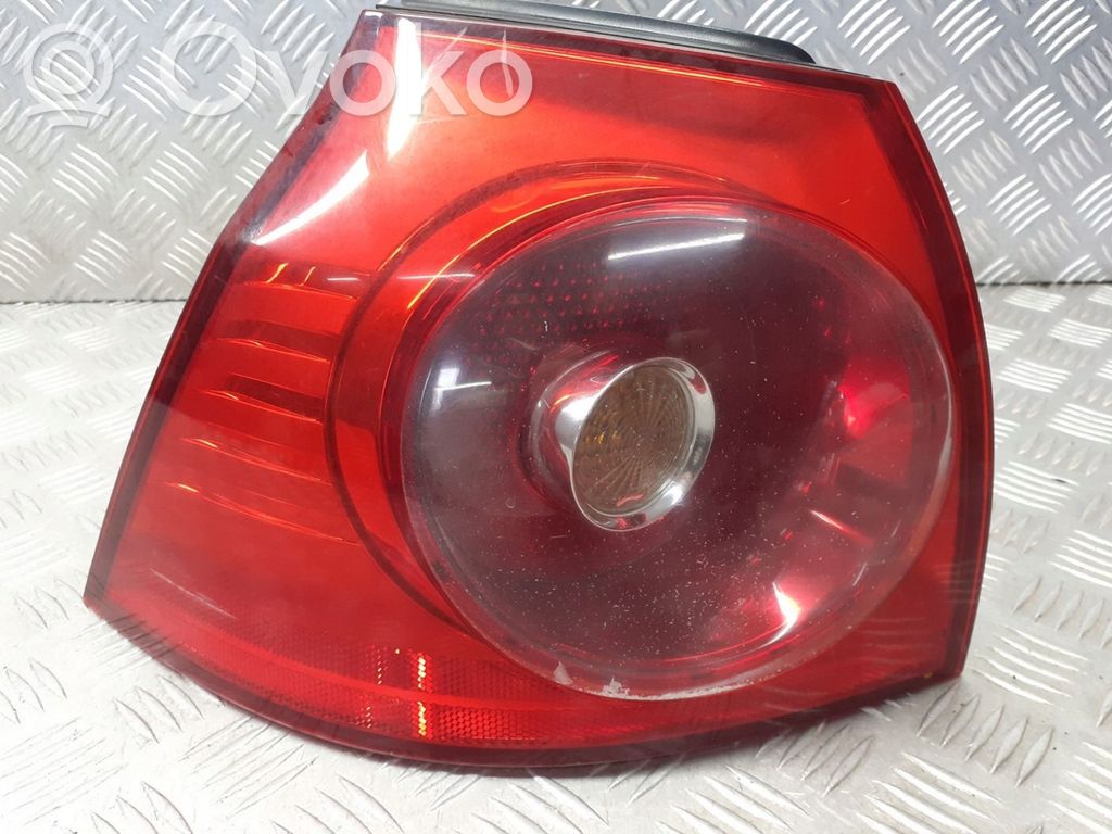 Volkswagen Golf V Lampa oświetlenia tylnej tablicy rejestracyjnej 