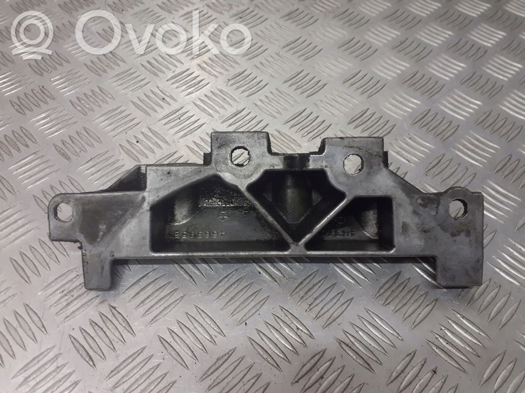 Chrysler 300M Gearbox mounting bracket 
