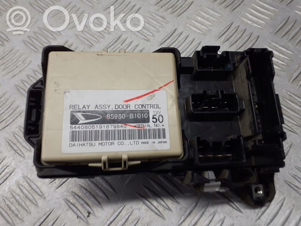 Daihatsu Sirion Set scatola dei fusibili 