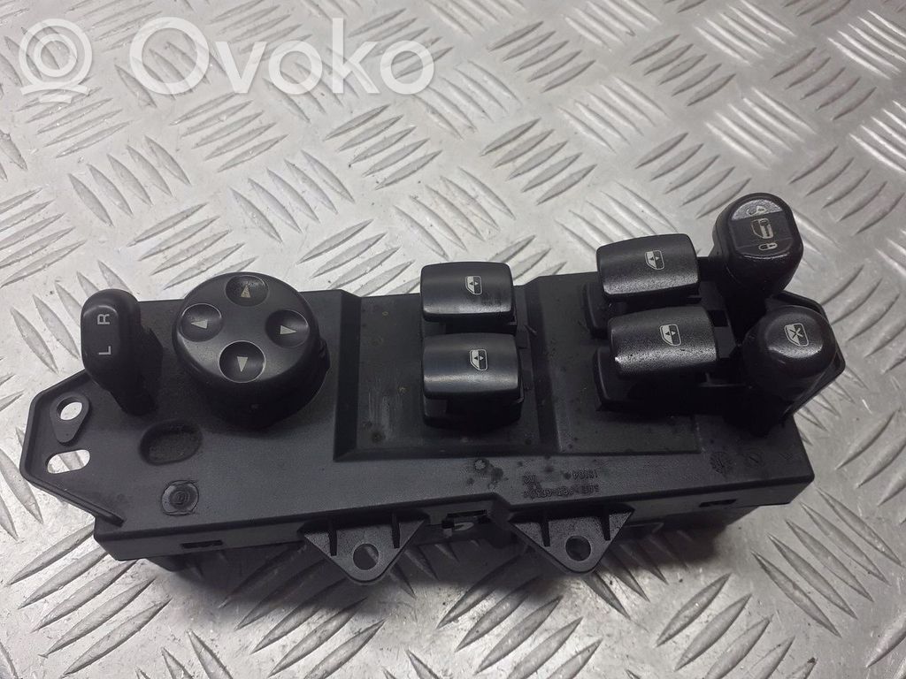 Chrysler Pacifica Electric window control switch 