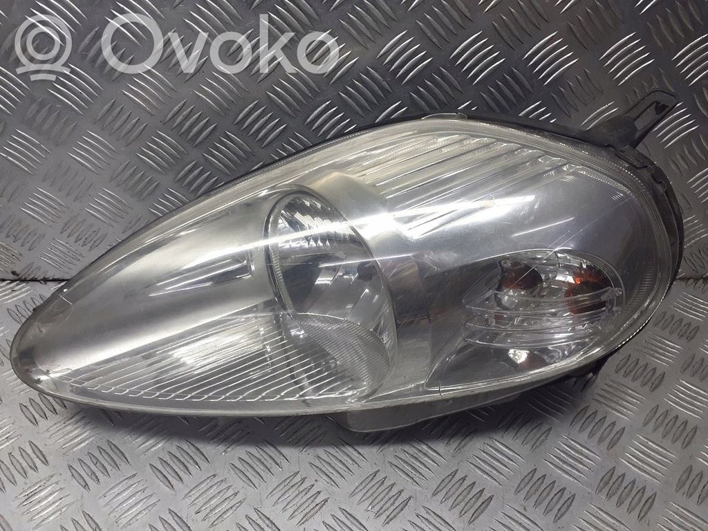 Fiat Grande Punto Faro/fanale 