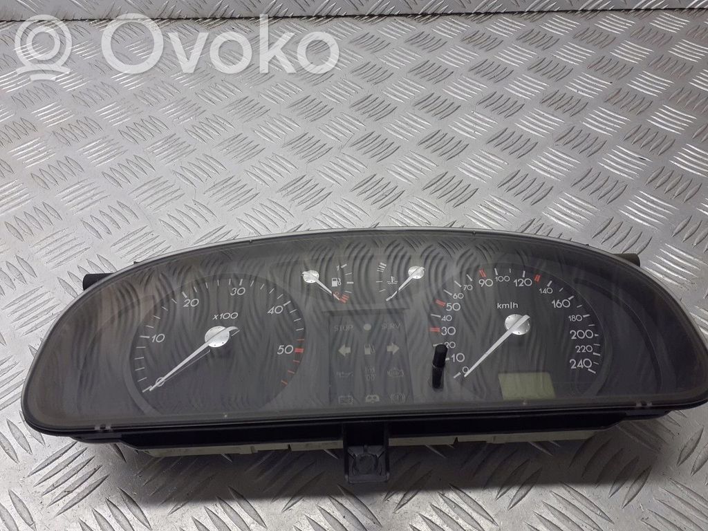 Renault Laguna II Compteur de vitesse tableau de bord